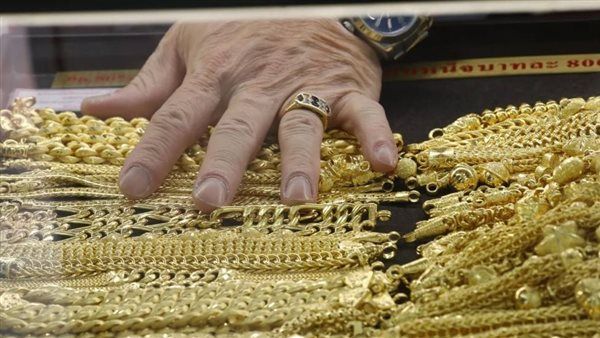 هل يجوز تبديل الذهب القديم بجديد مع دفع الفرق؟ أمين الفتوى يجيب (فيديو)
