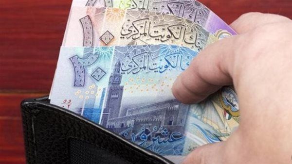 تراجع سعر الدينار الكويتي أمام الجنيه في 5 بنوك خلال تعاملات اليوم الإثنين