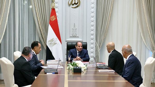تكليفات رئاسية لـ وزيرى التعليم.. تكثيف إقامة معارض ببيع المستلزمات الدراسية بأسعار مناسبة.. تطبيق الحد الأدنى للأجور في المدارس وحوكمة المصروفات المدرسية.. دعم الموهوبين ورعاية النوابغ