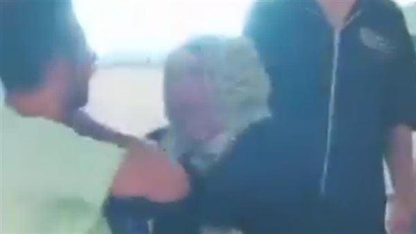 "أنت هتمد إيدك عليا؟"، مدير التأمين الصحي بالمنيا يحيل واقعة العيادة للتحقيق (فيديو)