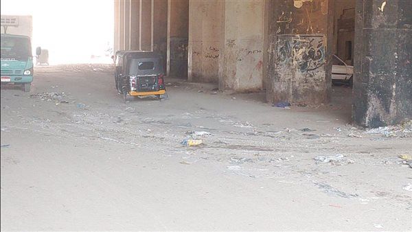 حملات مكثفة بالجيزة لإزالة الإشغالات والمخلفات ووقف مخالفات البناء