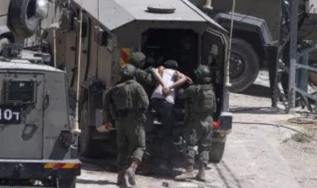 الاحتلال يجبر مواطنا على هدم منشآته الزراعية ذاتيا