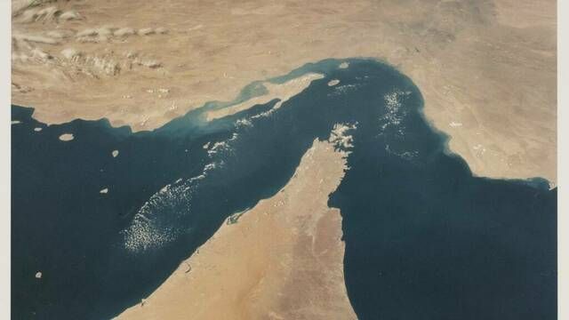 عُمان: مناقشات مع شركاء المنطقة لدعم حرية الملاحة في مضيق هرمز