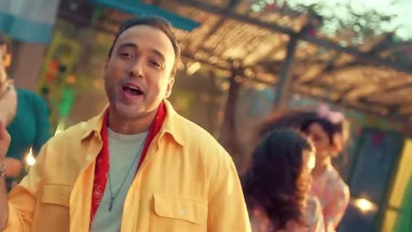 أحمد عجمي يطلق فيديو كليب "أحلى نار معاك" بتوقيع المخرجة بتول عرفة