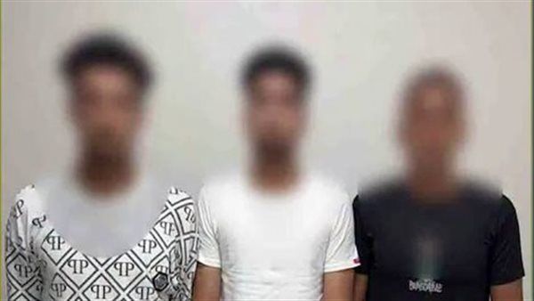 انتقام غادر بعد التصالح، 3 أشخاص ينشرون فيديو صادما للتشهير بصديقهم والأمن يضبطهم