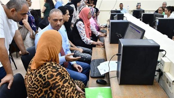 لطلاب المرحلة الثالثة، خطوات تسجيل الرغبات للقبول بالجامعات الحكومية والمعاهد (فيديو)