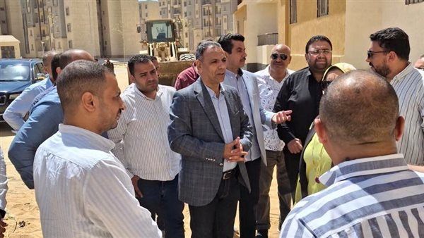 نائب رئيس هيئة المجتمعات العمرانية يتفقد عددا من مشروعات أكتوبر الجديدة