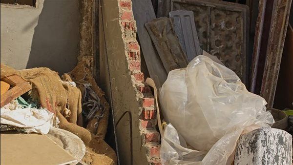 شروخ تهدد حياة السكان وشكاوى من تدهور المرافق.. عمارات إمبراطور "إسكان الغردقة" تتحول إلى لعنة تطارد الأهالي