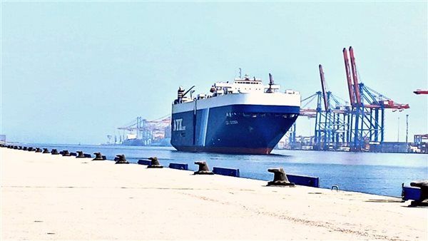 تداول 11 ألف طن و593 شاحنة بضائع عامة بموانئ البحر الأحمر
