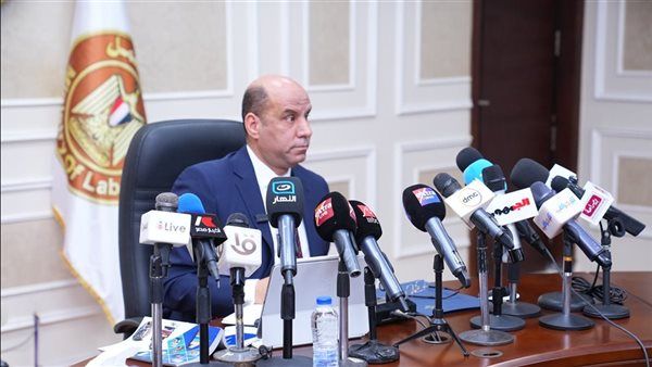 "العمل" تعلن القواعد الجديدة لتنظيم العمل بالقطاع الخاص