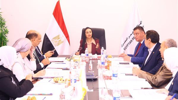 وزيرة التضامن تترأس اجتماع مجلس إدارة الهلال الأحمر المصري