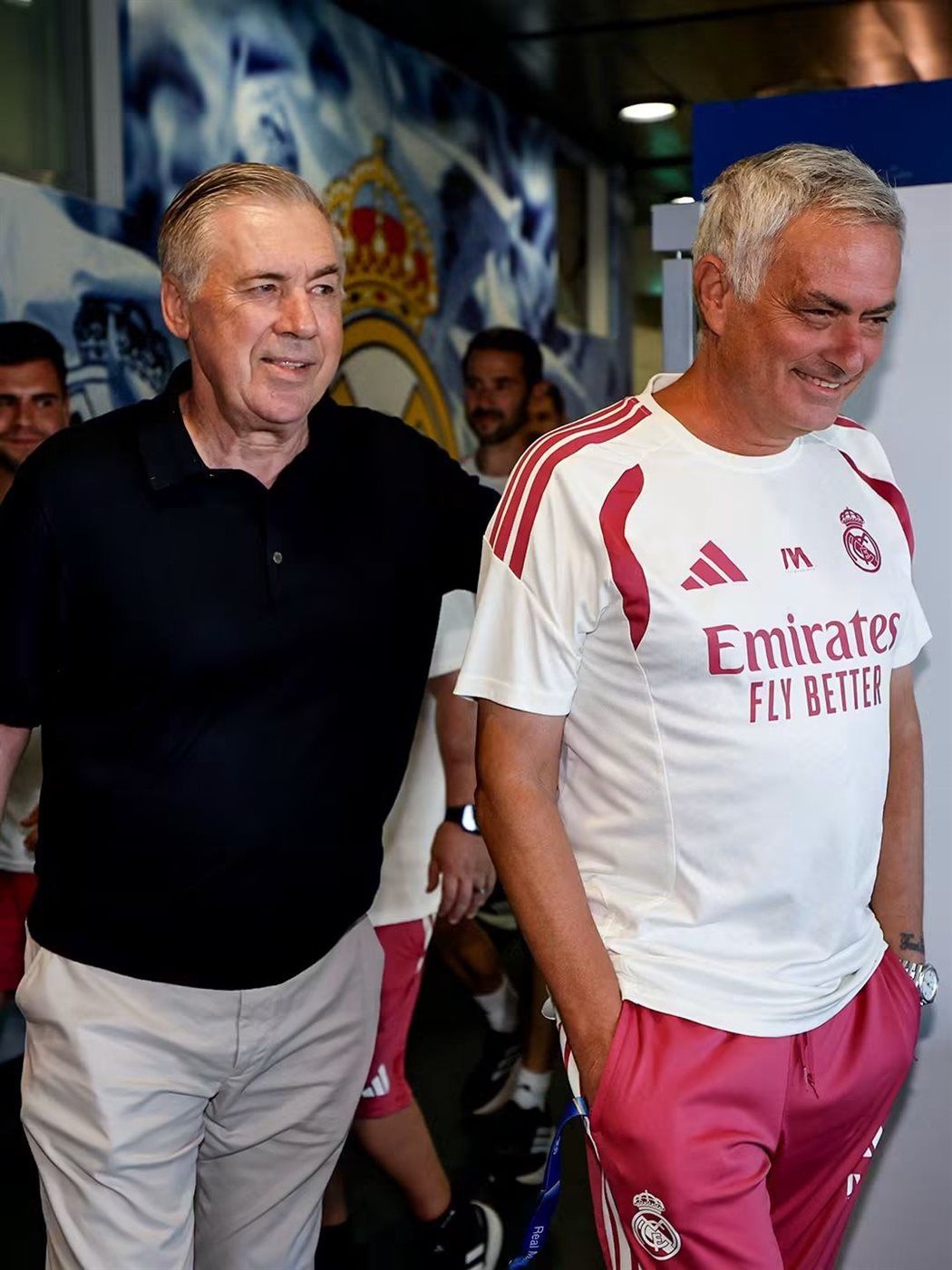 أنشيلوتي يزور تدريبات ريال مدريد ويلتقي مورينيو ونجوم الملكي 