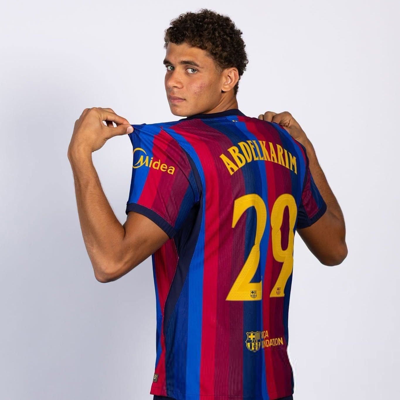 حمزة عبد الكريم في جلسة تصوير برشلونة (3) حمزة عبد الكريم في جلسة تصوير برشلونة