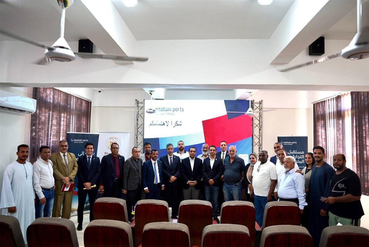محافظة قنا تبحث مع هيئة موانئ أبوظبي سبل دعم حركة التجارة