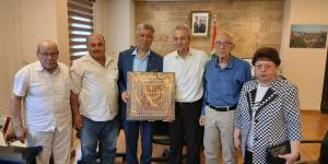 وفد
      نقابي
      فلسطيني-لبناني
      يزور
      رئيس
      بلدية
      صيدا
      للتأكيد
      على
      التعاون
      المشترك
      بظل
      التحديات
      الاقتصادية