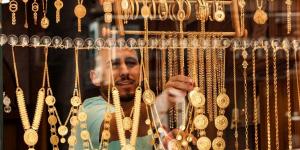 أسعار
      الذهب
      تهبط
      إلى
      أدنى
      مستوياتها
      بعد
      إعلان
      وقف
      إطلاق
      النار
      بين
      إيران
      وإسرائيل