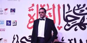 حمزة العيلي خلال تكريمه بالمسرح التجريبي: لما اتولدت خدت أول سوكسيه في حياتي (فيديو)