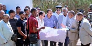 محافظ سوهاج يتفقد موقع تنفيذ وحدة تخفيض ضغط الغاز الطبيعي الثانية بساقلتة