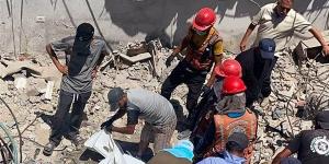 انتشال جثامين 55 شهيدا من تحت أنقاض منزل في حي الزيتون بغزة