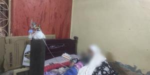 بعد استغاثتها، فريق طبي من «الصحة» يصل إلى منزل مواطنة تعاني من زيادة مفرطة في الوزن