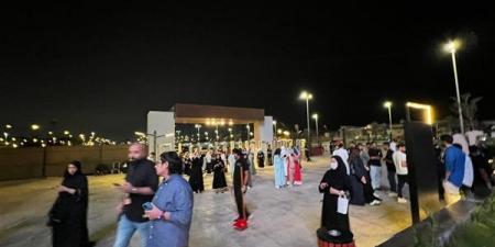 بدء توافد الجمهور إلي مسرح طلال مداح استعدادا لحفل تامر عاشور (فيديو)