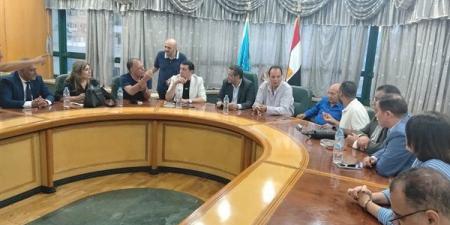 الصلح خير، انتهاء أزمة مصطفى كامل وطارق الشناوي بجلسة "الصحفيين" وتعاون مرتقب (صور)