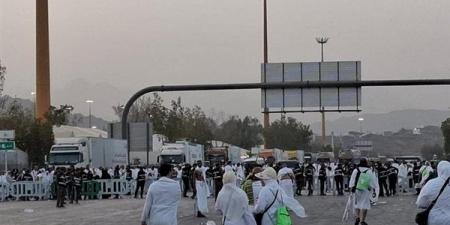 وزير السياحة والآثار يعتمد الضوابط والإجراءات المنظمة للحج بموسم 1448 هـ