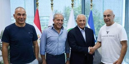 اتحاد الكرة يحدد بنودًا تتيح فسخ عقد حسام حسن تلقائيًّا