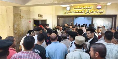 تعطل بين طابقين، الحماية المدنية تنقذ 6 محتجزين داخل مصعد محكمة المحلة (صور)