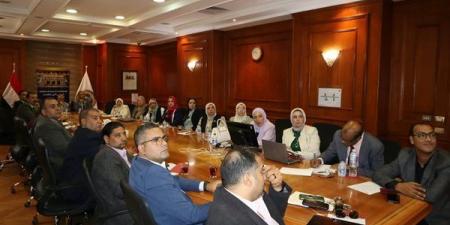 جامعة قنا تشارك في اجتماع اللجنة التنفيذية لوحدة الاختبارات الإلكترونية بالأعلى للجامعات