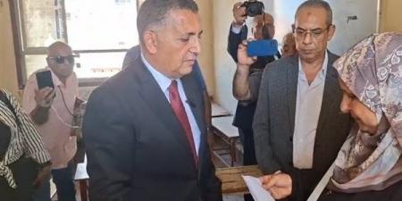 بمثلها تزدان الأوطان، محمد علي خير يطالب الحكومة بتكريم مديرة مدرسة كفر الجزار