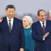 السيسي وقرينته يصطحبان الرئيس الصيني وحرمه بجوله داخل المتحف المصري الكبير