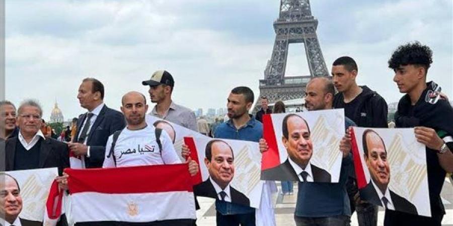 الجالية
      المصرية
      في
      فرنسا:
      توافد
      الناخبين
      يزداد
      بمرور
      الوقت
      رغم
      انخفاض
      درجات
      الحرارة