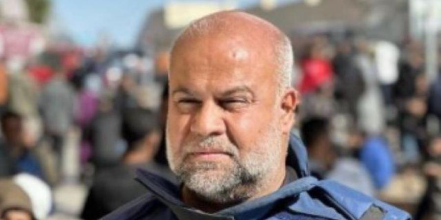 السلطات المصرية تنجح فى إدخال الصحفى وائل الدحدوح من قطاع غزة إلى البلاد