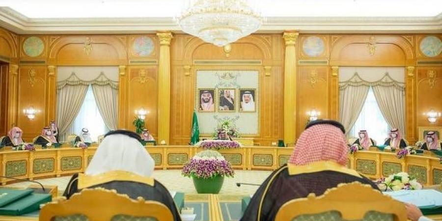 رسميا..
      تفاصيل
      قرار
      مجلس
      الوزراء
      الخاص
      بعدد
      أيام
      عطلة
      العيدين
      للموظفين
      بالسعودية