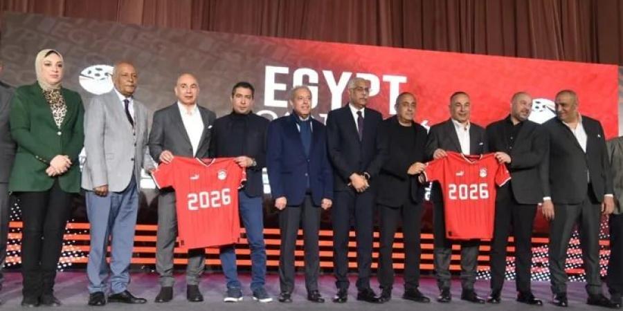 حسام
      حسن:
      المصريين
      كلفوني
      بقيادة
      المنتخب..
      وأنا
      من
      أوائل
      المكتشفين
      لمحمد
      صلاح