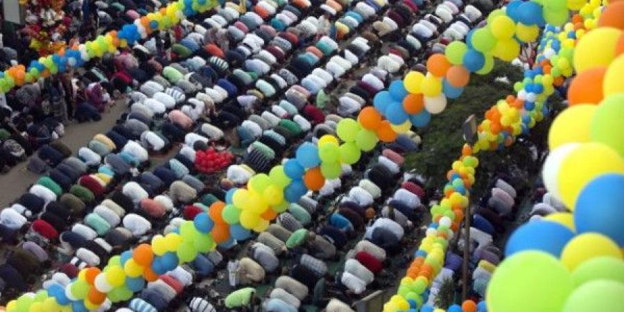 ما
      حكم
      صلاة
      الجمعة
      إذا
      جاءت
      أول
      أيام
      العيد؟
