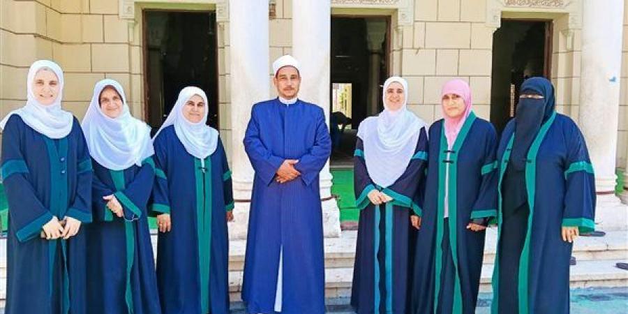 أوقاف الفيوم تنظم قافلة دعوية للواعظات بقرية هوارة المقطع