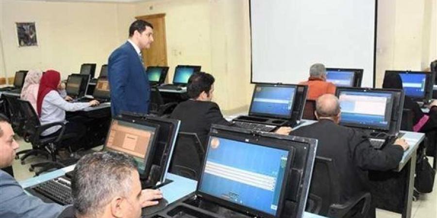 يصل لـ 200 جنيه، تفاصيل الحافز العلمي للموظفين بقانون الخدمة المدنية