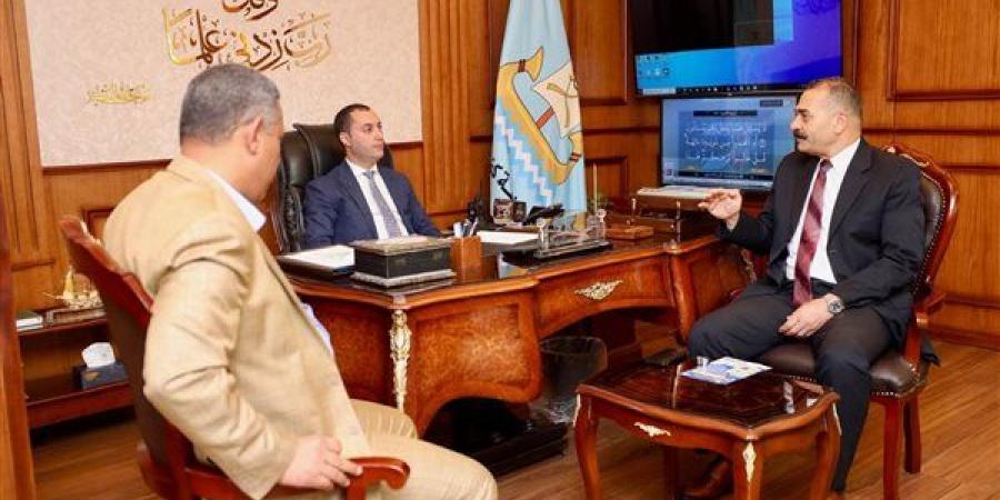 محافظ كفرالشيخ يناقش إجراءات تطبيق تكنولوجيا ترشيد استهلاك المياه (صور)