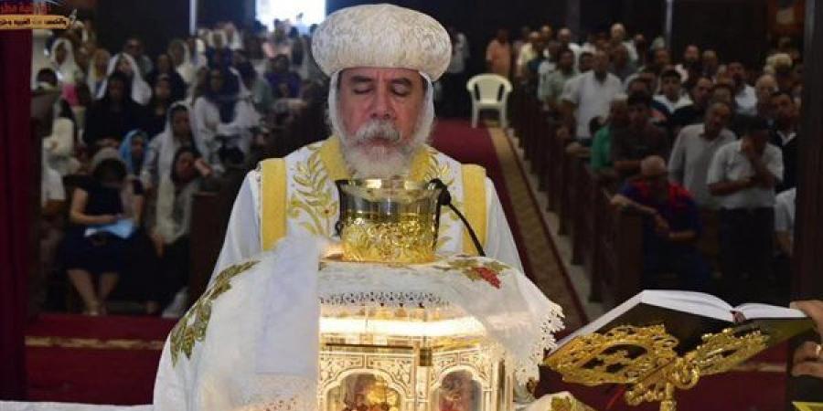 الأنبا كاراس يدشن كنيسة "العذراء ومارجرجس والأمير تادرس" بالمدينة التراثية بمطروح