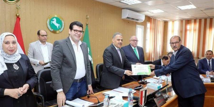 محافظ الشرقية يقرر إلغاء فقرات العيد القومي حدادًا على شهداء لقمة العيش