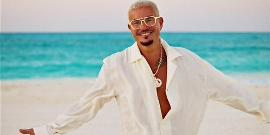 كليب "لولا البنات" لعمرو دياب يحقق 18 مليون مشاهدة (فيديو)
