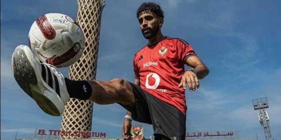 الأهلي ينشر صور مروان عطية من ملعب التتش بعد تمديد عقده حتى 2030