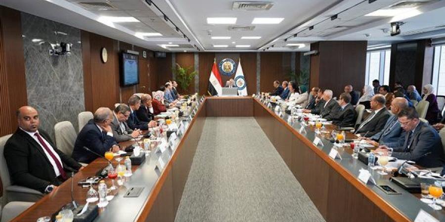 كريم بدوي يعتمد الجمعية العامة لشركة التعاون للبترول