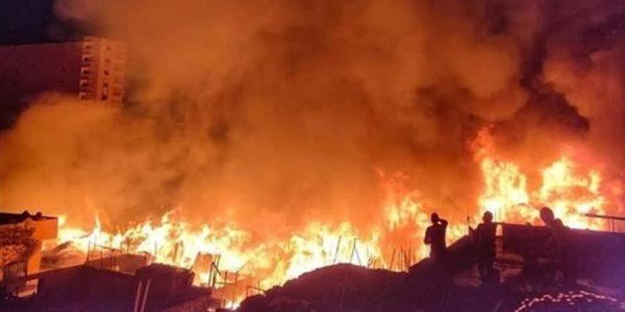 بالأسماء.. حريق داخل 4 منازل متجاورة في دشنا بقنا