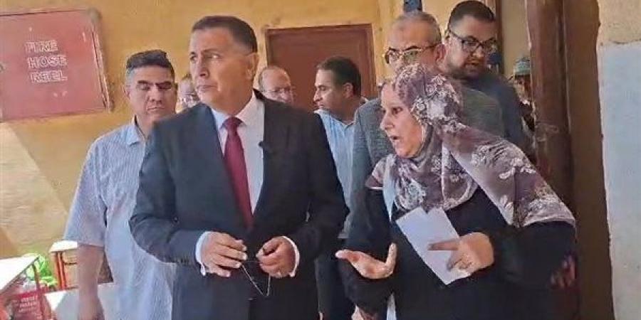 كشفتها جرأة مديرة و"جلابية ناظر"، مدارس القليوبية "على الله حكايتها" قبل انطلاق العام الدراسي (فيديو)