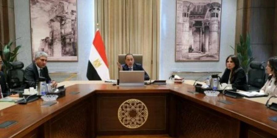 رئيس الوزراء يتابع مستجدات مشروع إعادة إحياء منطقة نزلة السمان