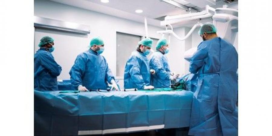 مستشفى جابر ينجح في إجراء أول عملية على مستوى الشرق الأوسط لتبديل الصمام الأورطي عبر القسطرة