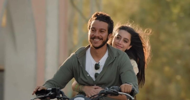 بعد تخطيها 4 ملايين مشاهدة.. تامر حسني وياسمينا العبد يتصدران التريند بـ«اتنين مجانين»